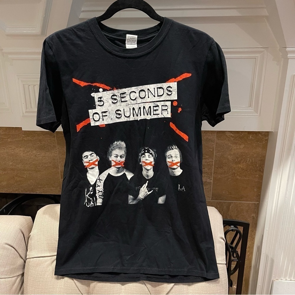AV: 5 Seconds Of Summer Band Photo 2015 Concert T-Shirt Sz M Black